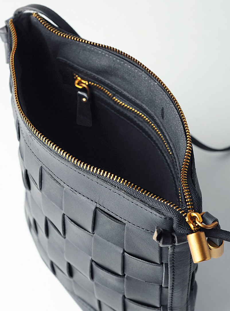 Uppdoo Black Venture crossbody bag
