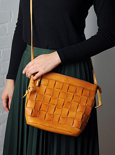 Uppdoo Black Venture crossbody bag