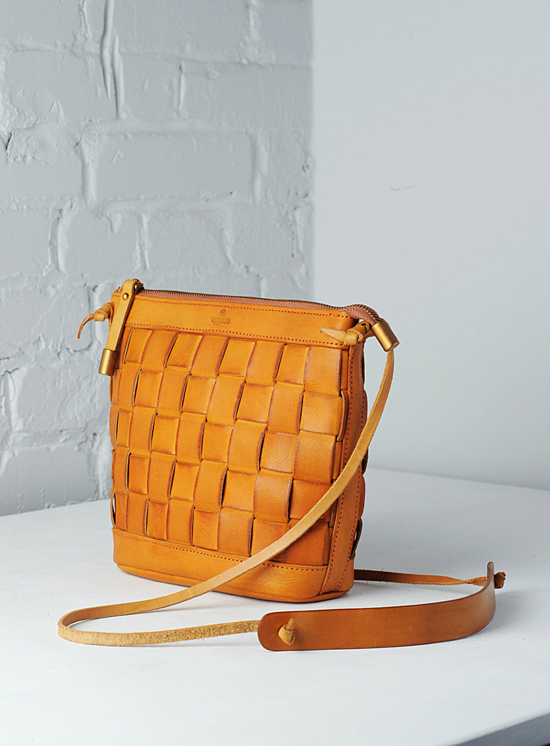 Uppdoo Black Venture crossbody bag