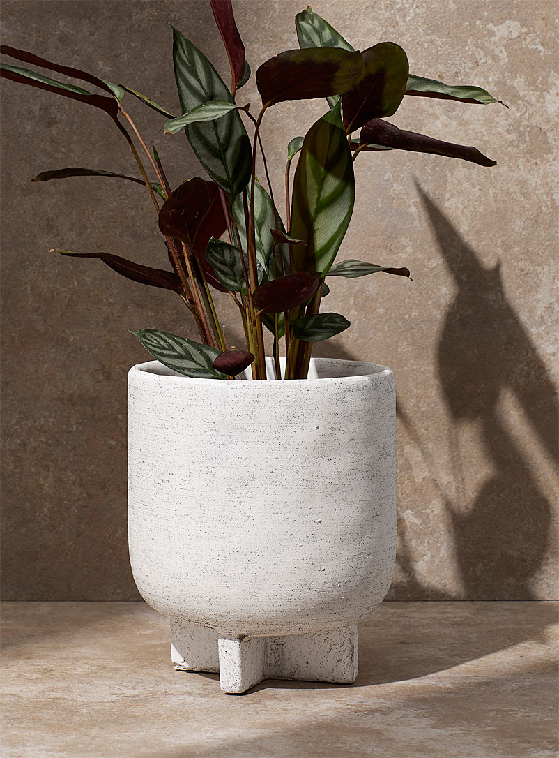 Simons Maison White Textured stand planter 6 in