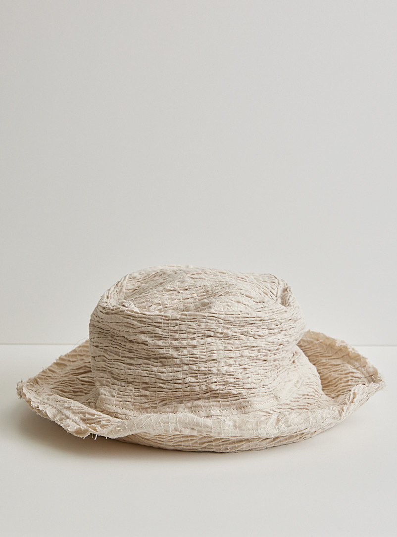 Heirloom Hats: Le chapeau pur lin Not in a Ruche Voir nos formats offerts Beige crème
