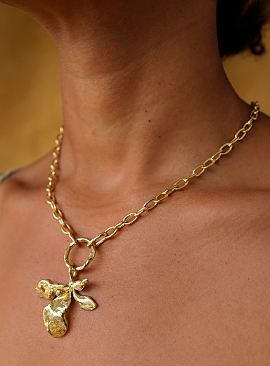 Oleander brass medallion chain