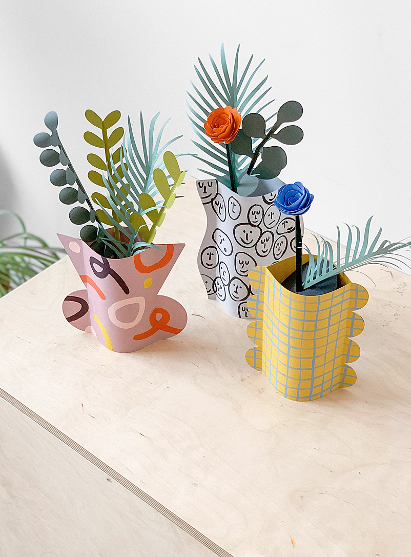 Des enfantillages Assorted Paper vases and flowers DIY kit