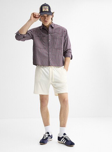 Le short tricot c&ocirc;tel&eacute; uni