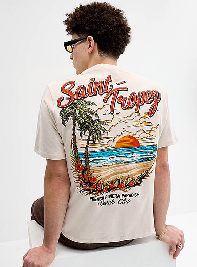 Sunny destination graphic T-shirt