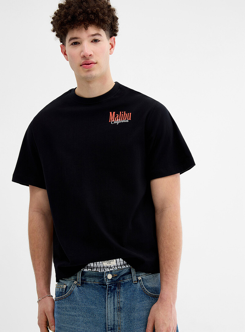 Super Massive Black Sunny destination graphic T-shirt for men
