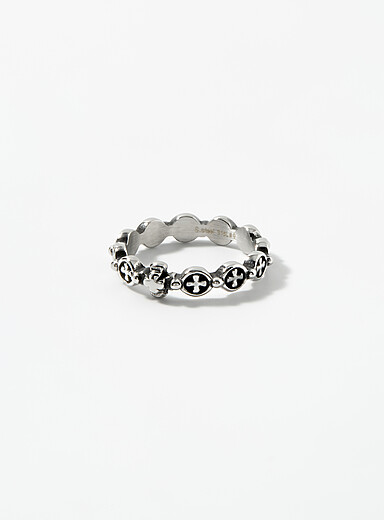 La bague croix r&eacute;p&eacute;t&eacute;es