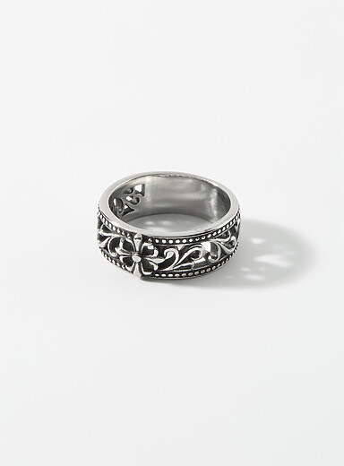 La bague ajour&eacute;e croix rainur&eacute;e