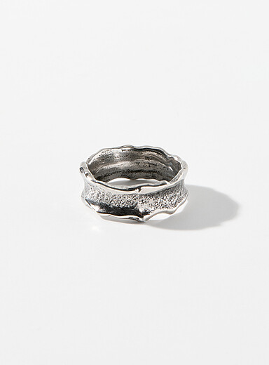 Melted-look metal ring