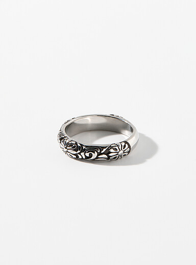 La bague gravure florale
