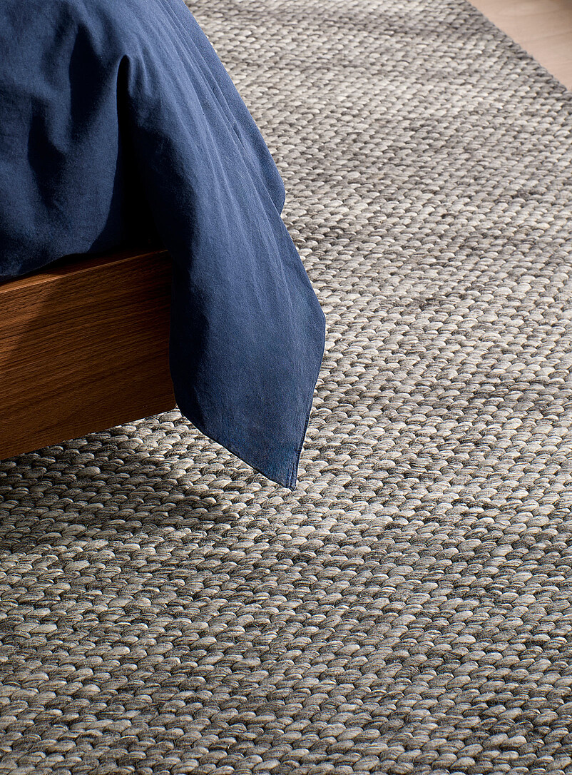 Simons Maison: Le tapis artisanal chic au naturel Voir nos formats offerts Blanc cass&eacute;