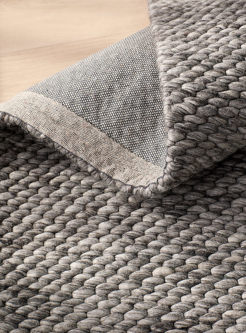 Simons Maison: Le tapis artisanal chic au naturel Voir nos formats offerts Blanc cass&eacute;