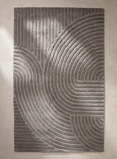 Simons Maison: Le tapis artisanal laine relief sinueux Voir nos formats offerts Gris clair
