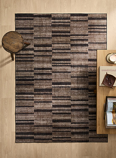 Le tapis rayures rythm&eacute;es divis&eacute;es Voir nos formats offerts