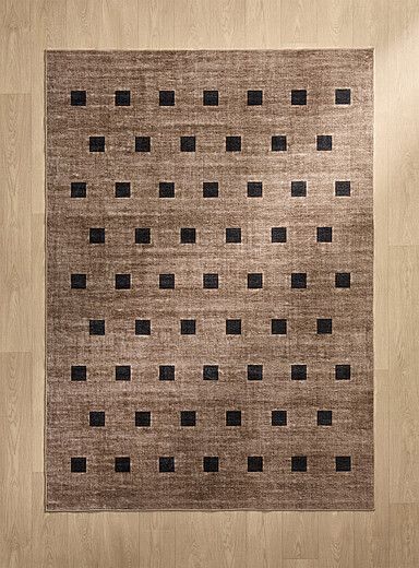 Simons Maison: Le tapis petits carr&eacute;s align&eacute;s Voir nos formats offerts Brun &agrave; motifs