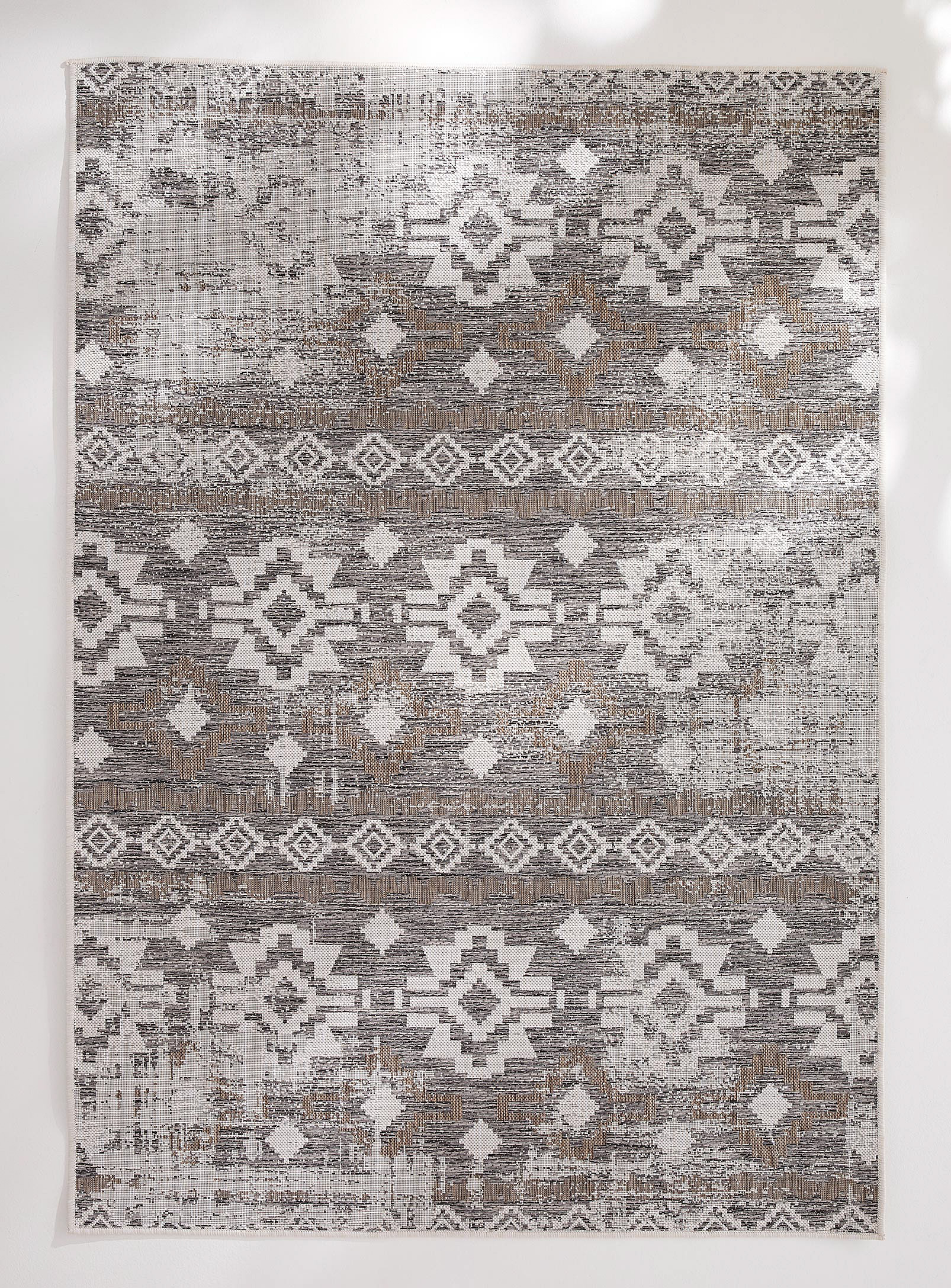 Simons Maison Sandy Medallions Indoor-outdoor Rug See Available Sizes In Patterned Grey
