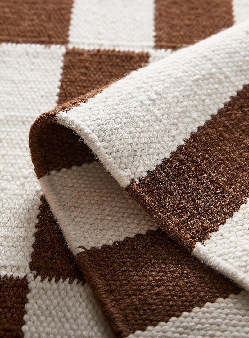 Rectangle checkerboard reversible artisanal rug See available sizes product image 3