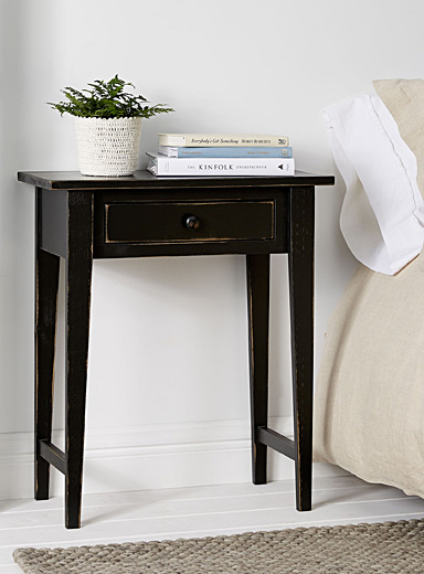 La table d'appoint Hall noir vintage