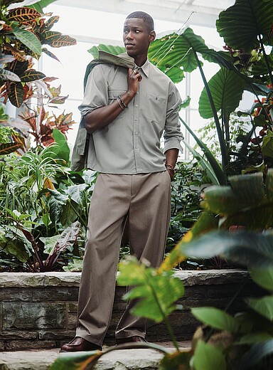 Le chino jambe large &agrave; plis <b>Importation de S&eacute;oul</b>