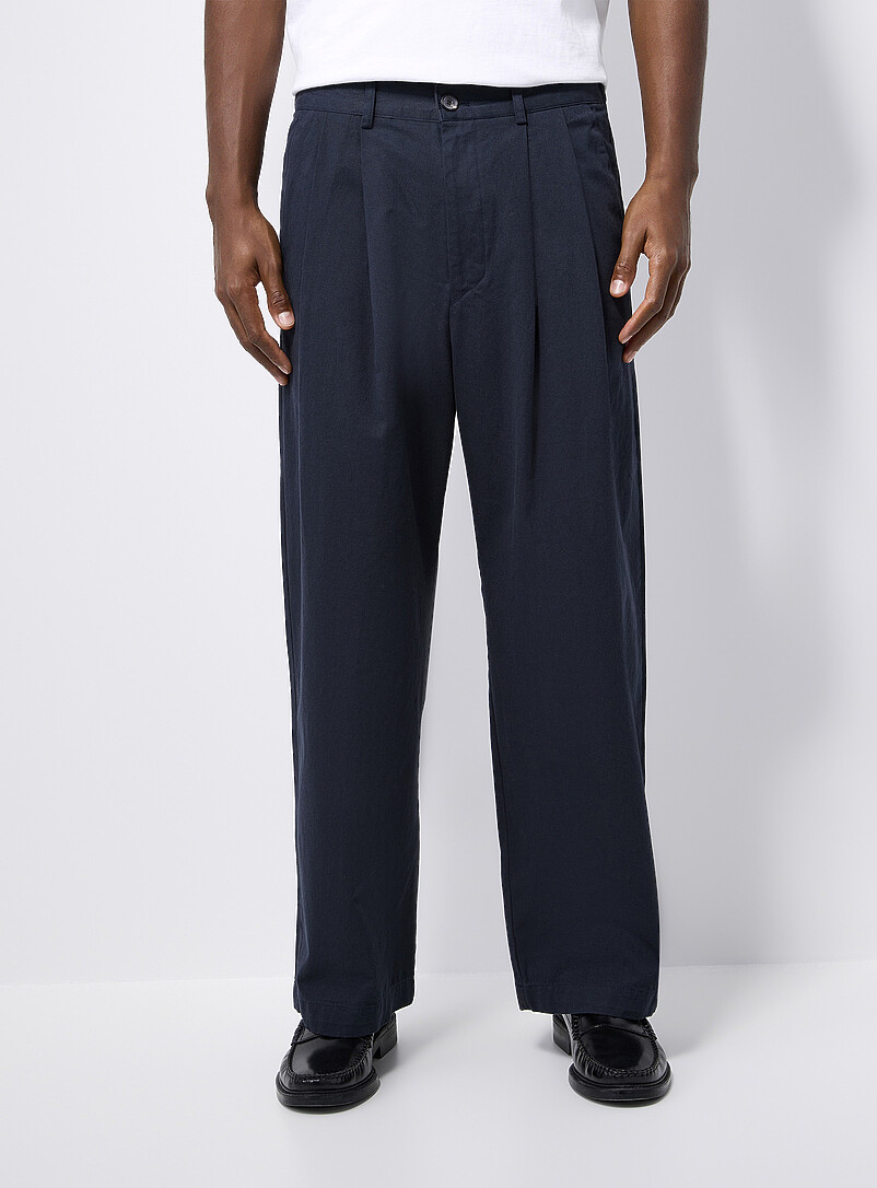 Le 31: Le chino jambe large &agrave; plis <b>Importation de S&eacute;oul</b> Greige pour homme
