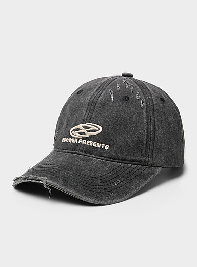 La casquette denim d&eacute;lav&eacute; et us&eacute;
