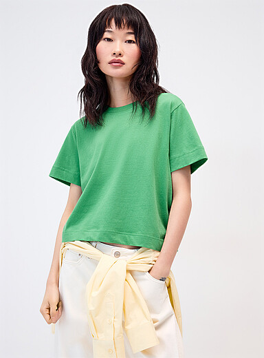 Le t-shirt carr&eacute; et court