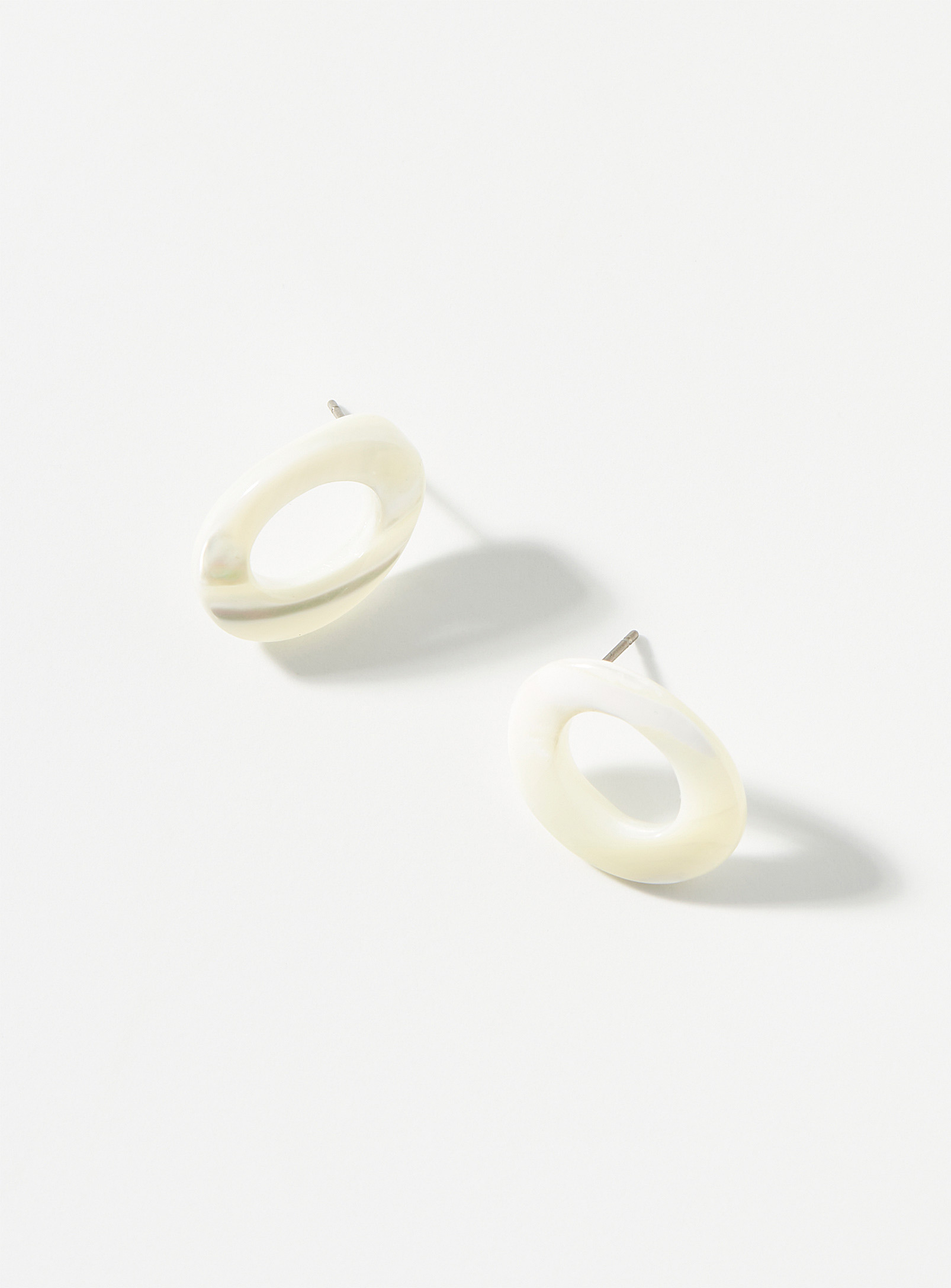Simons - Women's Pearly oval earrings