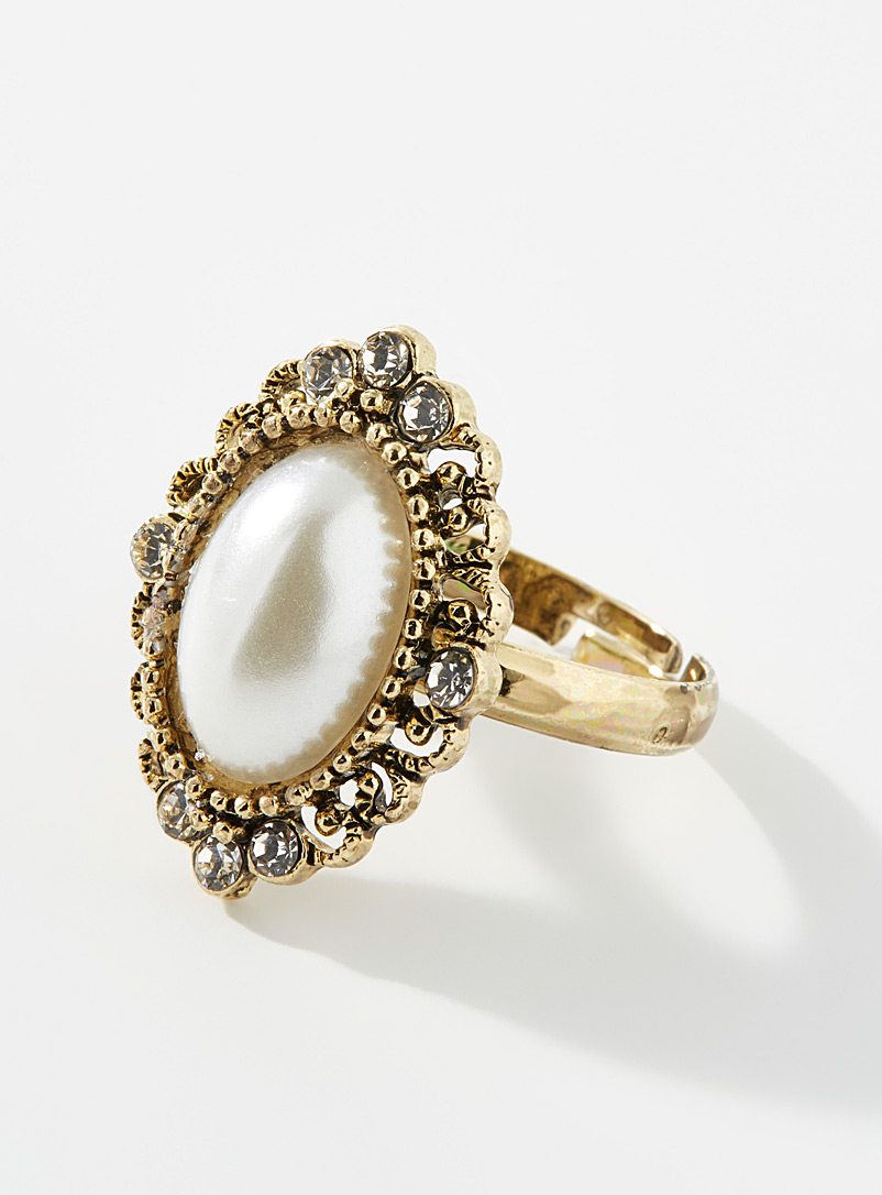Simons Ivory White Vintage elegance ring for women