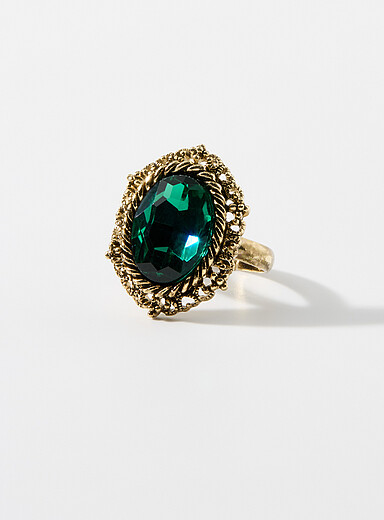 Emerald stone decorative ring | Simons | Shop Women's Rings Online | Simons