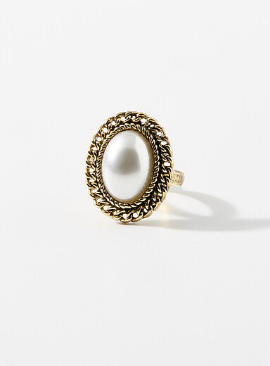Large pearl decorative ring | Simons | Shop Women's Rings Online | Simons