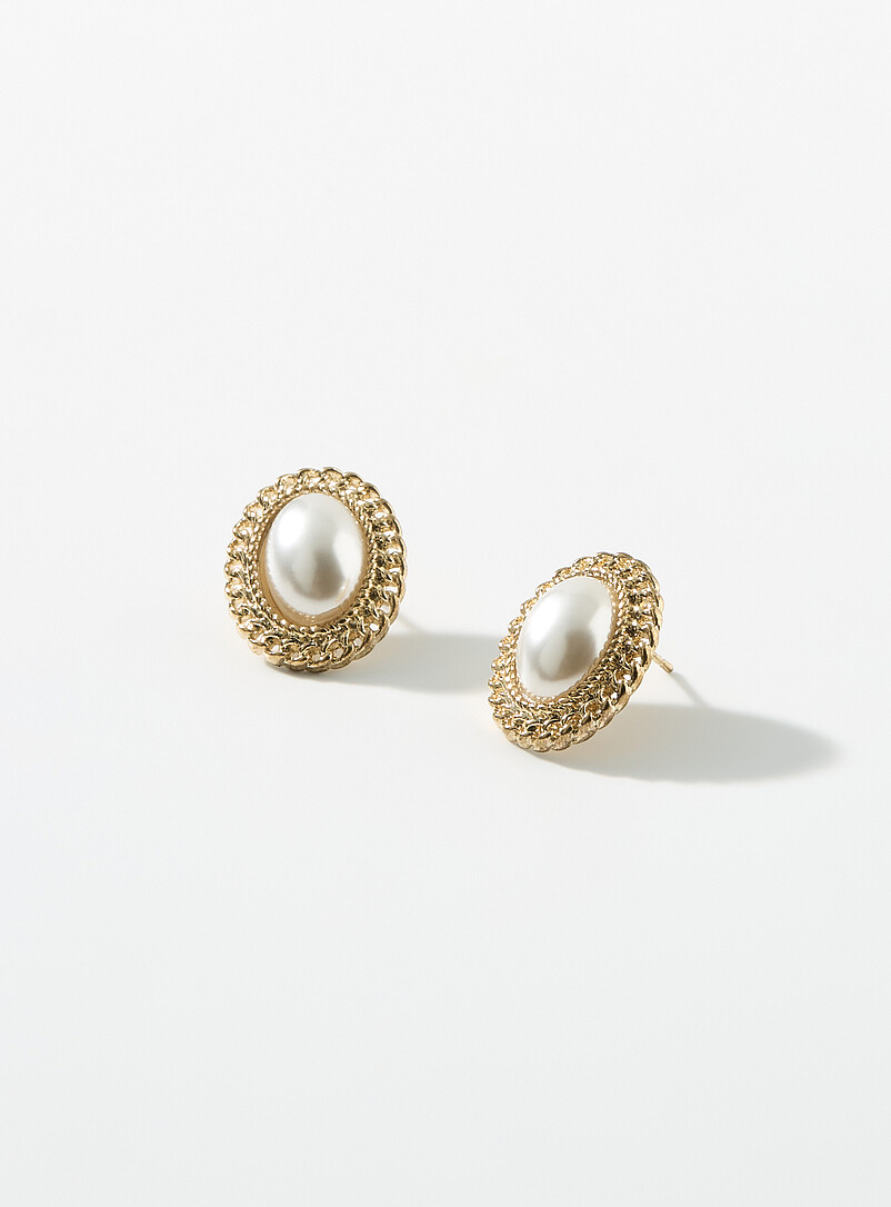 Rich Pearl Oval Earrings