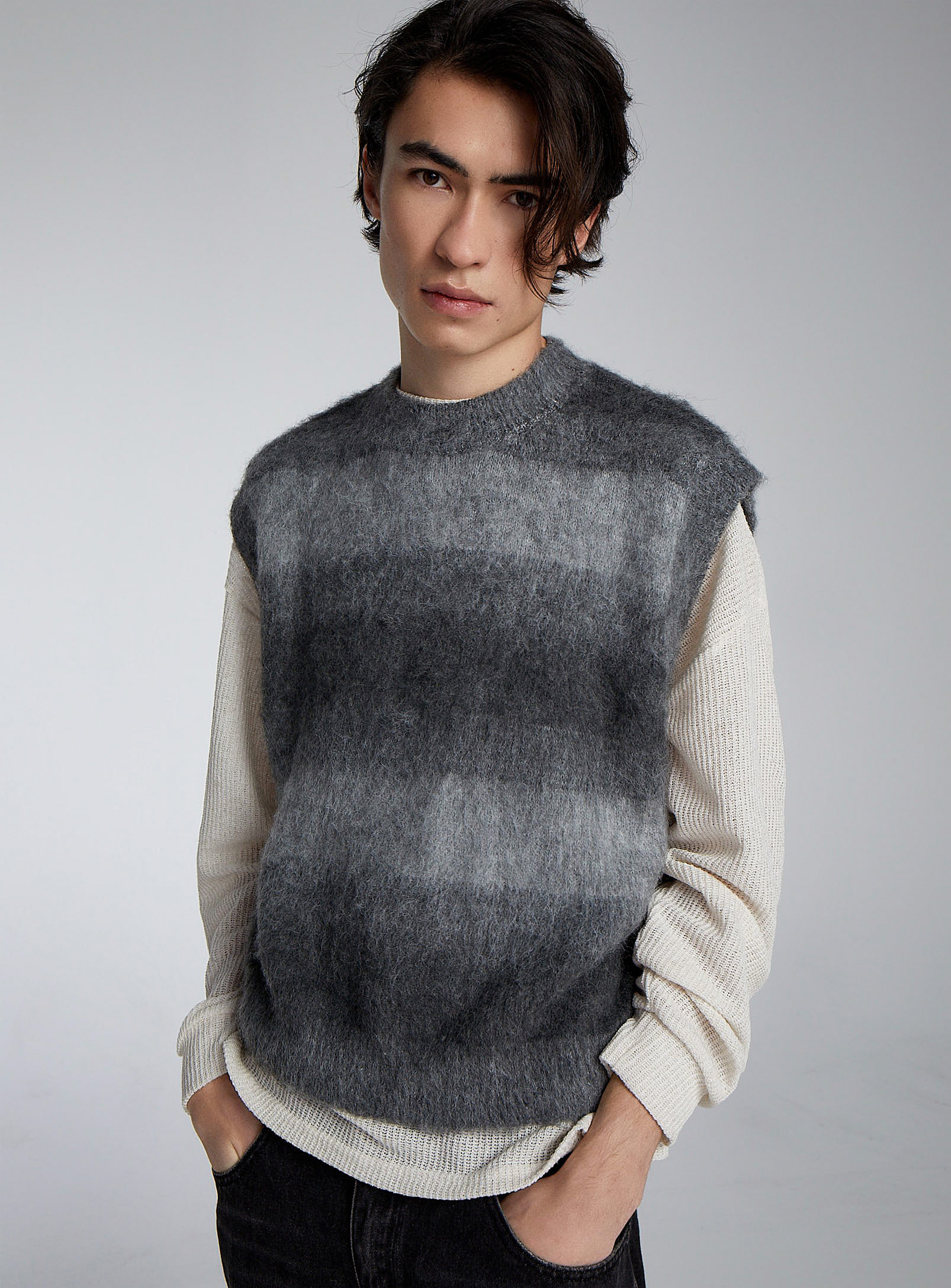 Djab Graded Stripe Fuzzy Sweater Vest In Grey