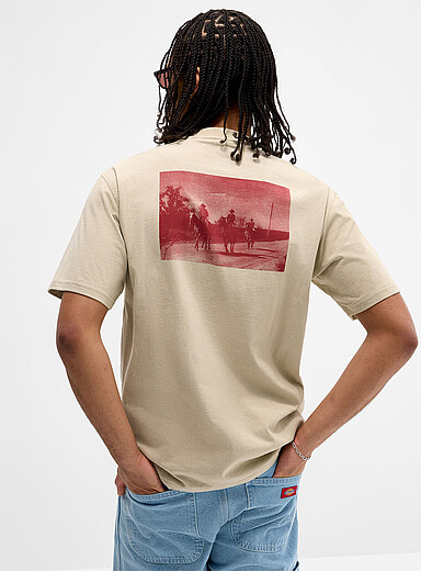 Le t-shirt cowboys &agrave; cheval