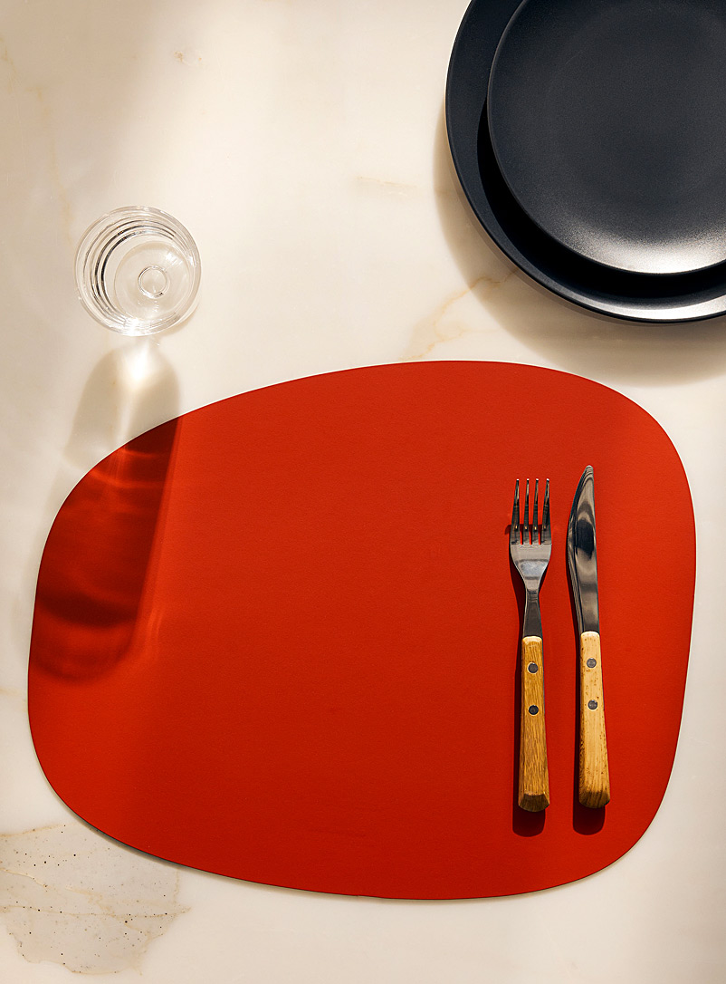 Vacavaliente Red Abstract design recycled leather placemat