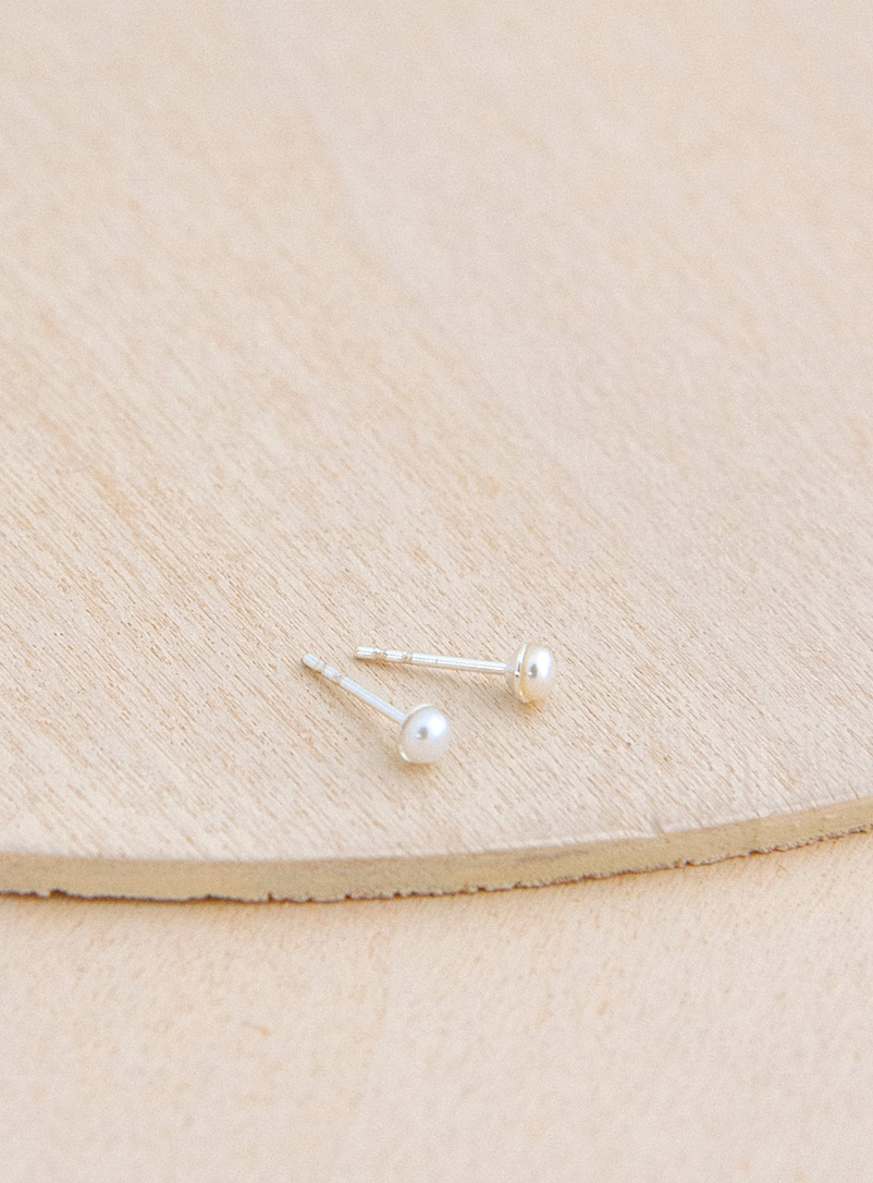 Camillette Silver Single pearl silver stud earrings