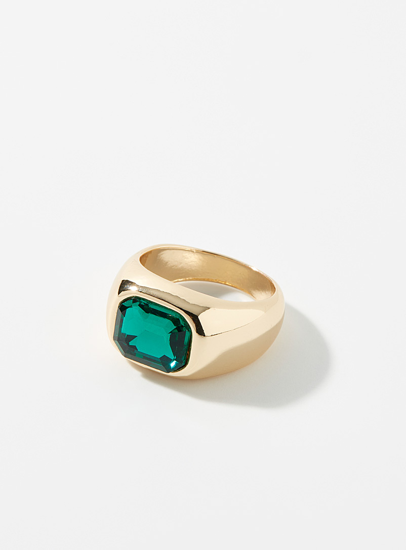 Simons Assorted Shimmery emerald ring for women
