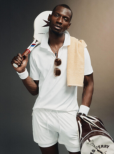 Le polo de golf microfibre effet piqu&eacute;