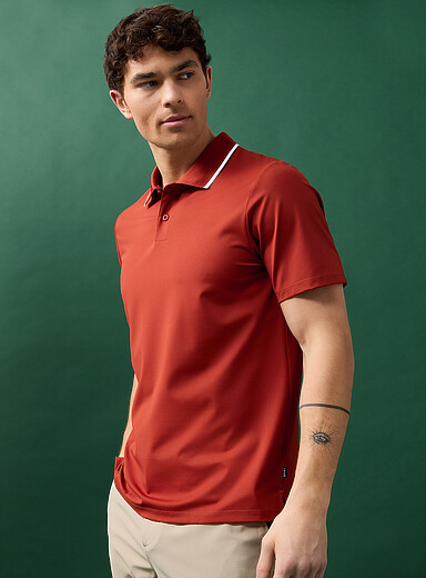 Piqu&eacute;-style microfibre golf polo
