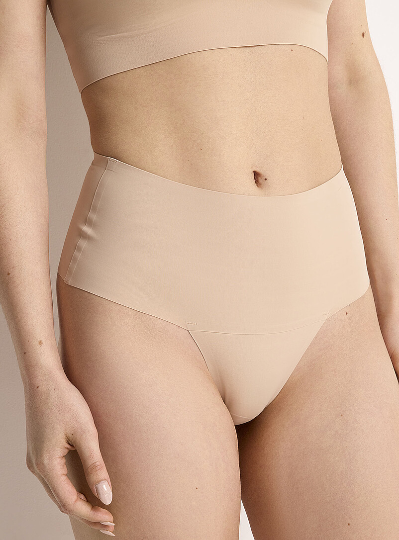 Miiyu: Le tanga taille haute extensible coup&eacute; laser Nylon recycl&eacute; Noir pour femme