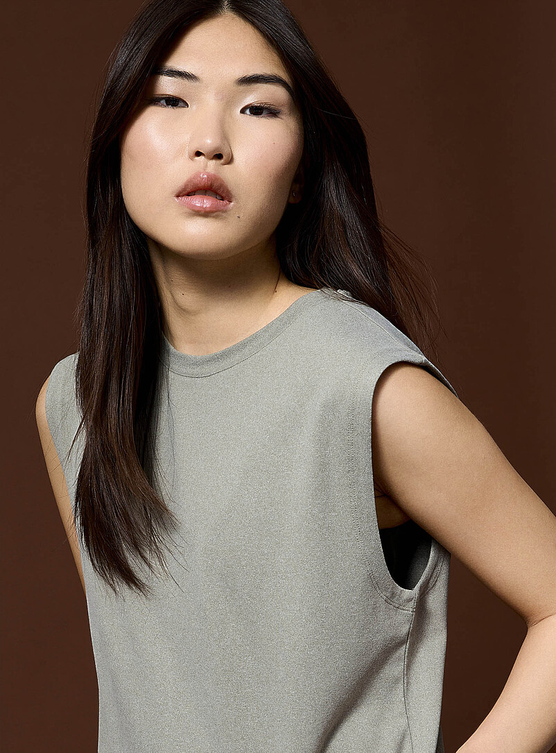I.FIV5 Ivory/Cream Beige Ultra-soft sleeveless T-shirt for women