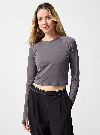 Cropped long-sleeve micro-perforated T-shirt