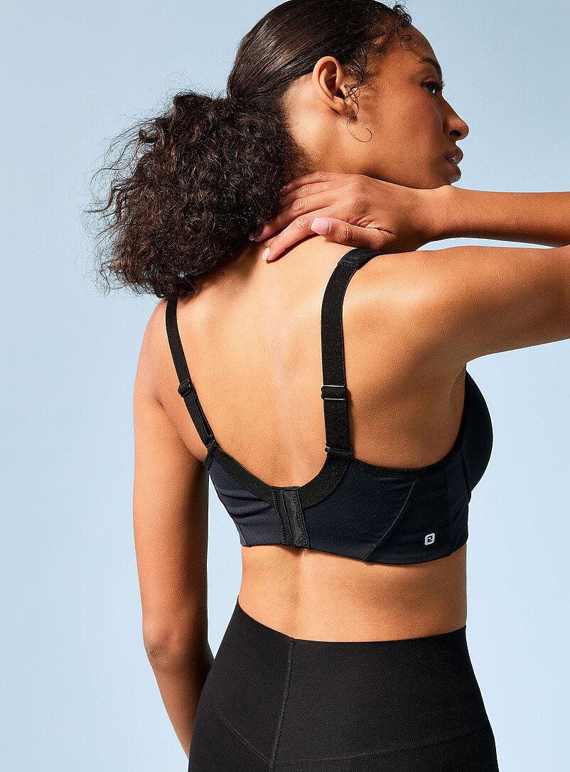 Padded-strap moulded sports bra High-impact support product image 2
