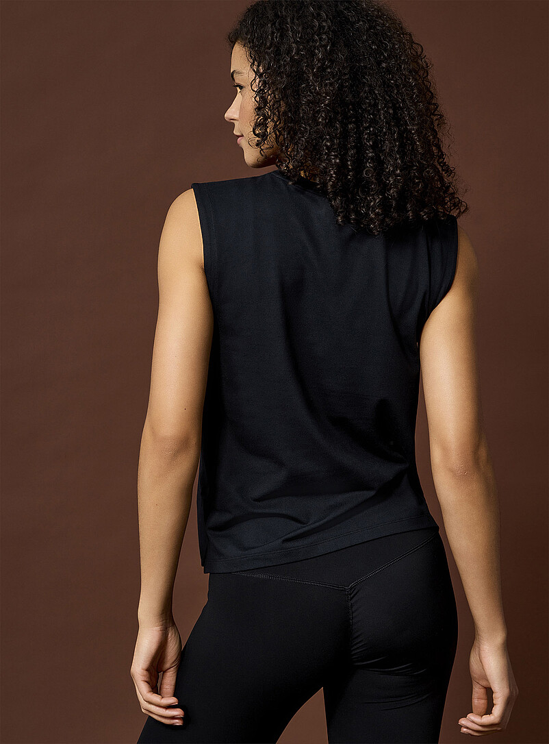 Ultra-soft sleeveless T-shirt product image 2