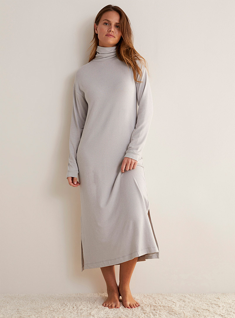Miiyu: La robe de nuit col roulé tricot velouté Gris pour femme