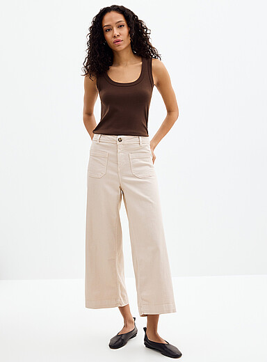 Patch pockets stretch denim pant <b>Fit: Wide leg, high rise</b>