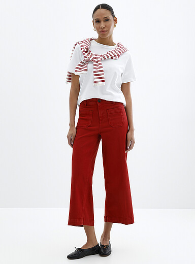 Le pantalon denim extensible poches plaqu&eacute;es <b>Coupe : jambe large, taille haute</b>