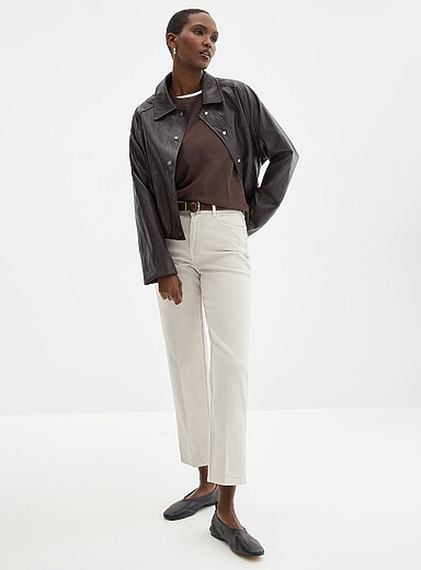 Lightweight denim stretch pant <b>Fit: Straight leg, regular rise</b>