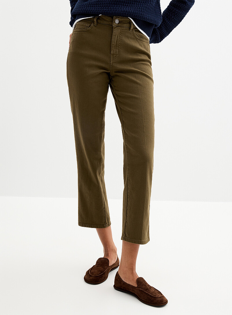 Contemporaine: Le pantalon extensible denim l&eacute;ger <b>Coupe : jambe droite, taille r&eacute;guli&egrave;re</b> Sable pour femme