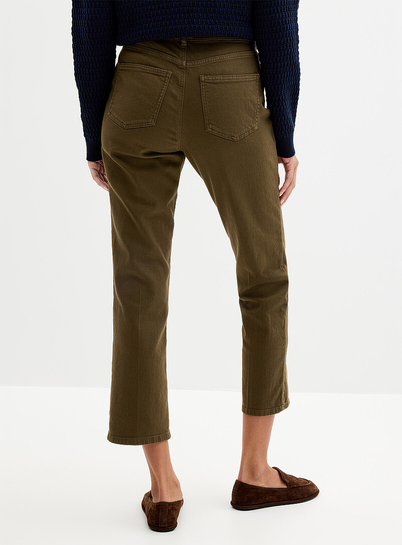 Contemporaine: Le pantalon extensible denim l&eacute;ger <b>Coupe : jambe droite, taille r&eacute;guli&egrave;re</b> Sable pour femme