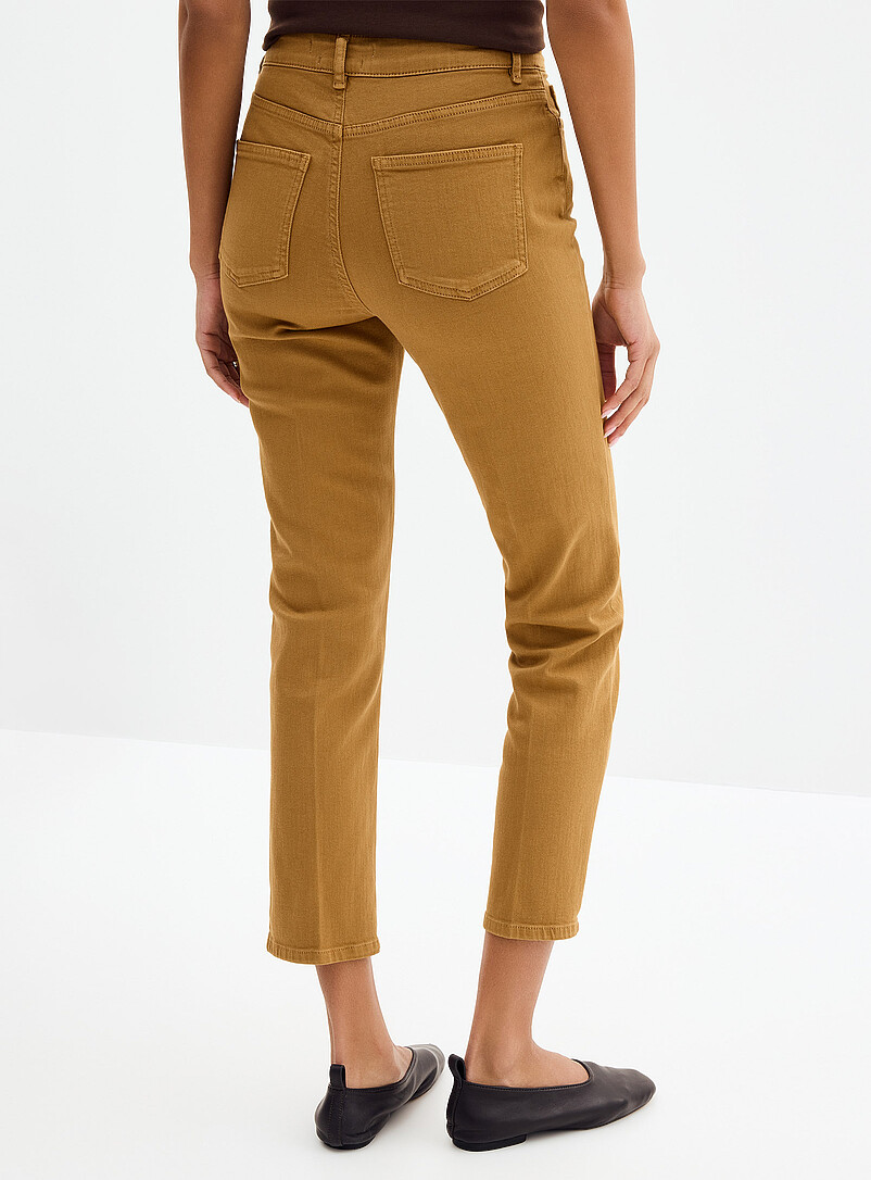 Contemporaine: Le pantalon extensible denim l&eacute;ger <b>Coupe : jambe droite, taille r&eacute;guli&egrave;re</b> Sable pour femme